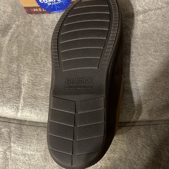 NWT Men's Dearfoam slippers new Large 11-12 in box - Picture 6 of 7